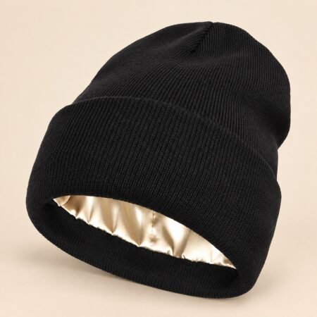 Bonnet doublé satin noir
